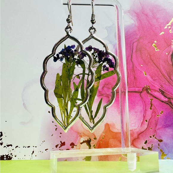Handmade Real Pressed Purple Flower Resin Earrings - Picture 6 of 6